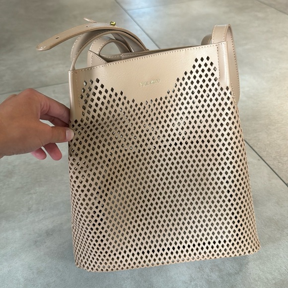 Tan leather shoulder bag - Picture 1 of 6